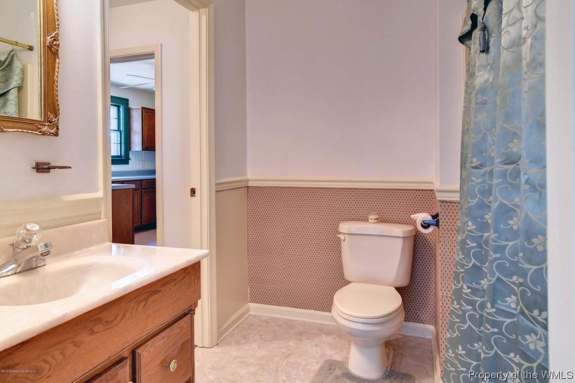 77 Raleigh Road Newport News, VA 23601 - Photo 14 of 28 ARC_0163_4_5copy