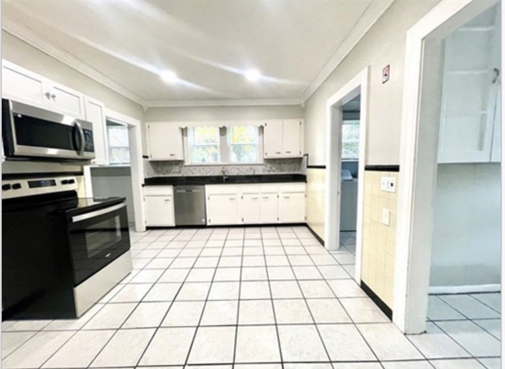 7 Wawecus Road, Unit 1 Worcester, MA 01605 - Photo 6 of 38