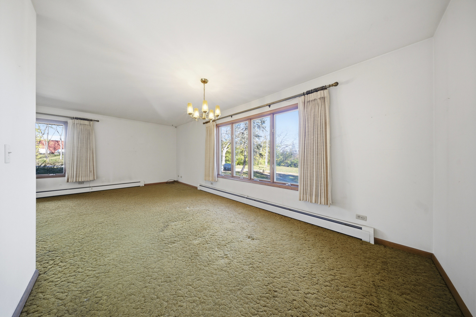 3805 Klasen Road Cary, IL 60013 - Photo 25 of 65 an empty room with window