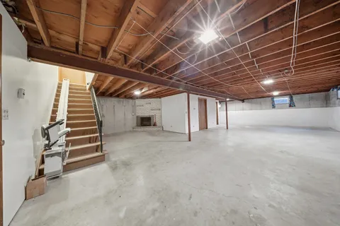 a view of a back yard of the house