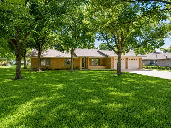 $675,000 | 2707 North Drive, Taylor, TX 76574