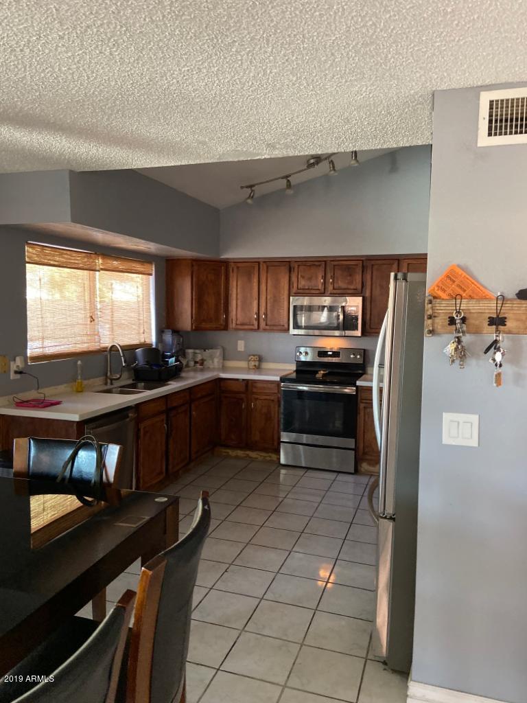 8742 West Edgemont Avenue Phoenix, AZ 85037 - Photo 4 of 28 PHOTO-2019-12-01-09-14-39 (2)