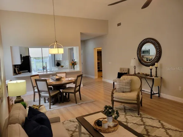 $359,000 | 5525 Hampstead Heath, Unit 43, Sarasota, FL 34235