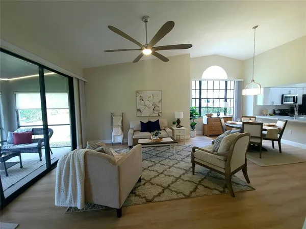 $359,000 | 5525 Hampstead Heath, Unit 43, Sarasota, FL 34235