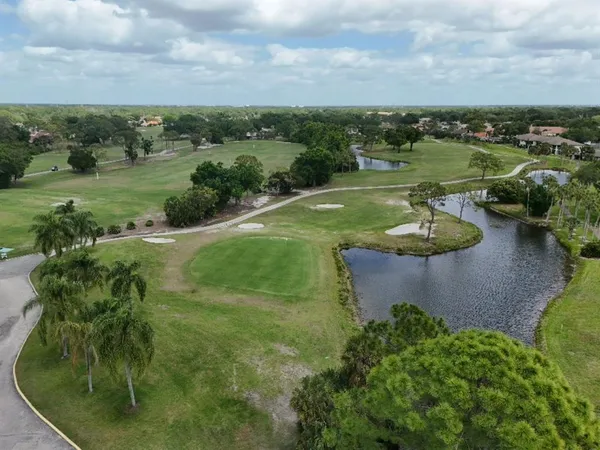 $359,000 | 5525 Hampstead Heath, Unit 43, Sarasota, FL 34235