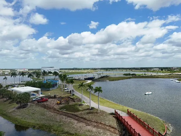$359,000 | 5525 Hampstead Heath, Unit 43, Sarasota, FL 34235