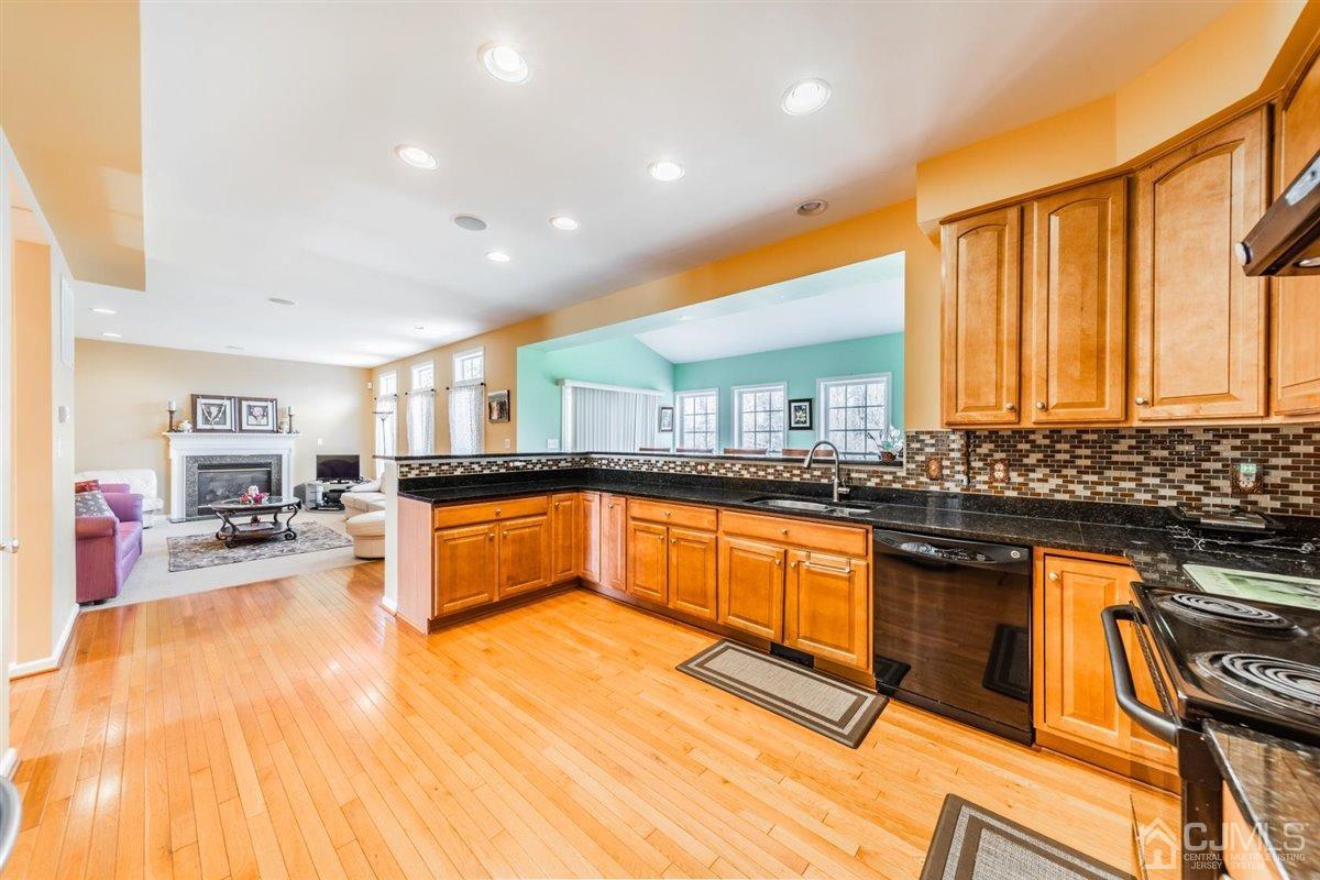 7 Nicholas Court Cream Ridge, NJ 08514 - Photo 9 of 24