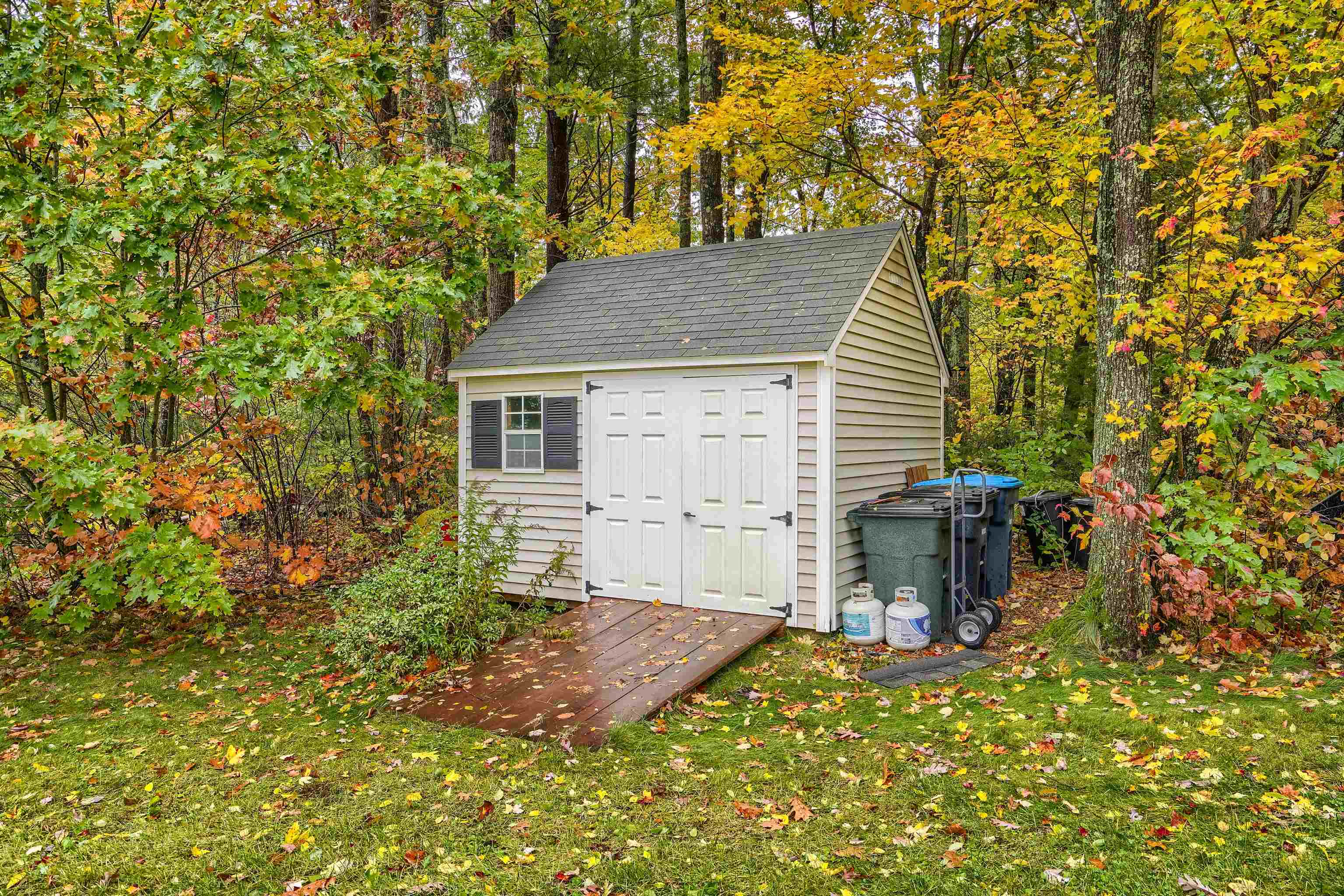 15 Glen Road Salem, NH 03079 - Photo 33 of 34