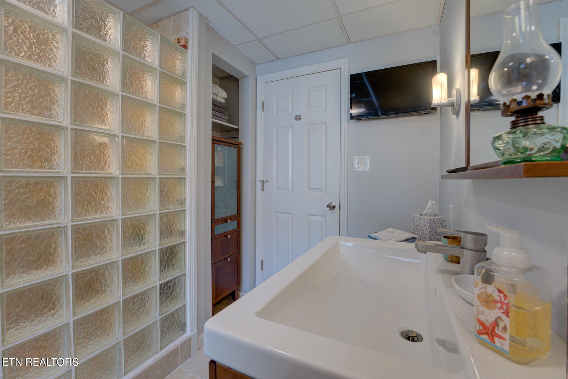 1704 Hidden Hills Road, Unit 207 Gatlinburg, TN 37738 - Photo 31 of 60 LeConte Towers-T--7