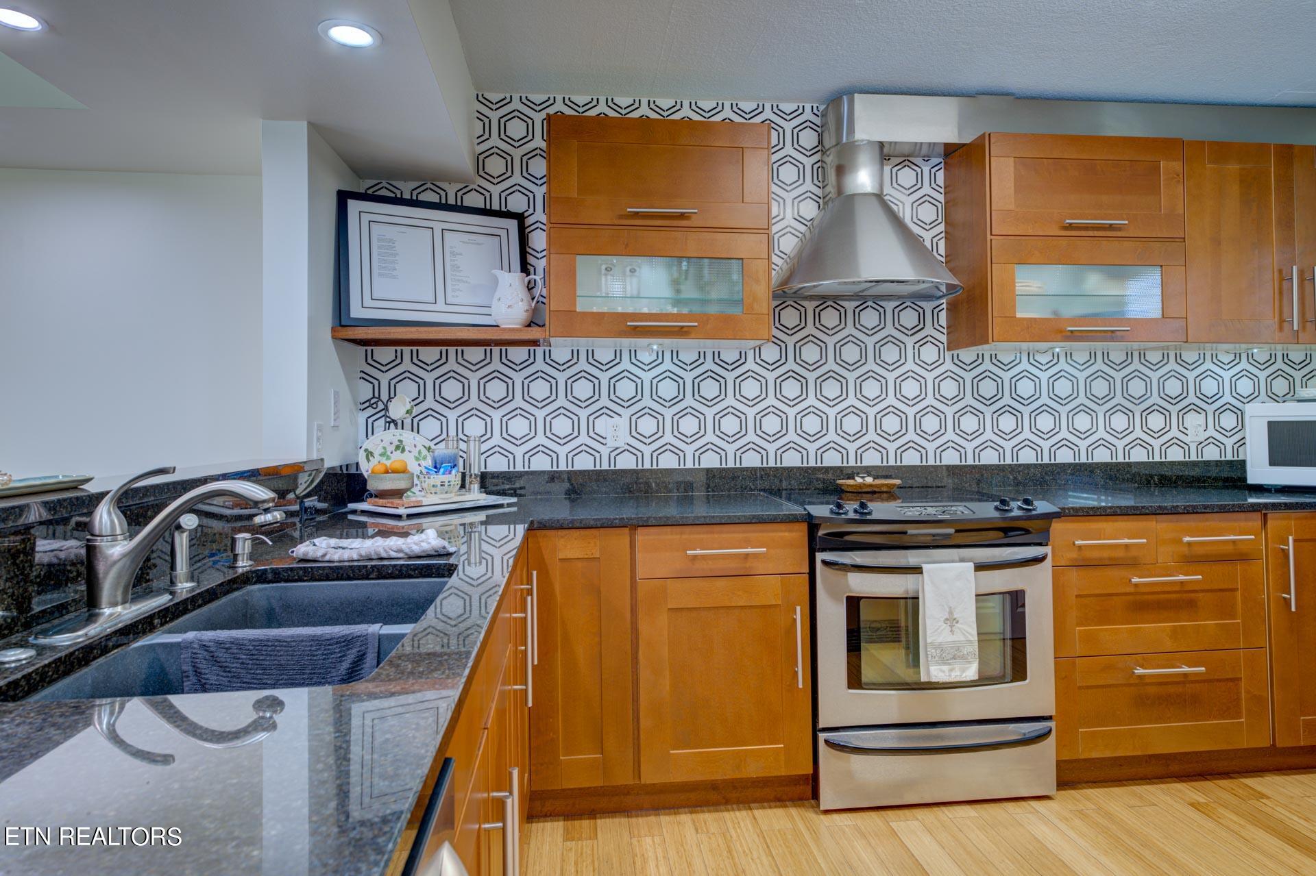 1704 Hidden Hills Road, Unit 207 Gatlinburg, TN 37738 - Photo 7 of 60 LeConte Towers-T--42