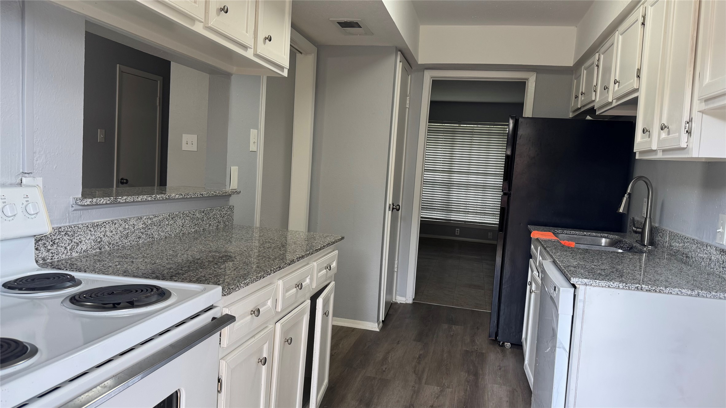 7925 Grove Ridge Drive Houston, TX 77061 - Photo 8 of 30