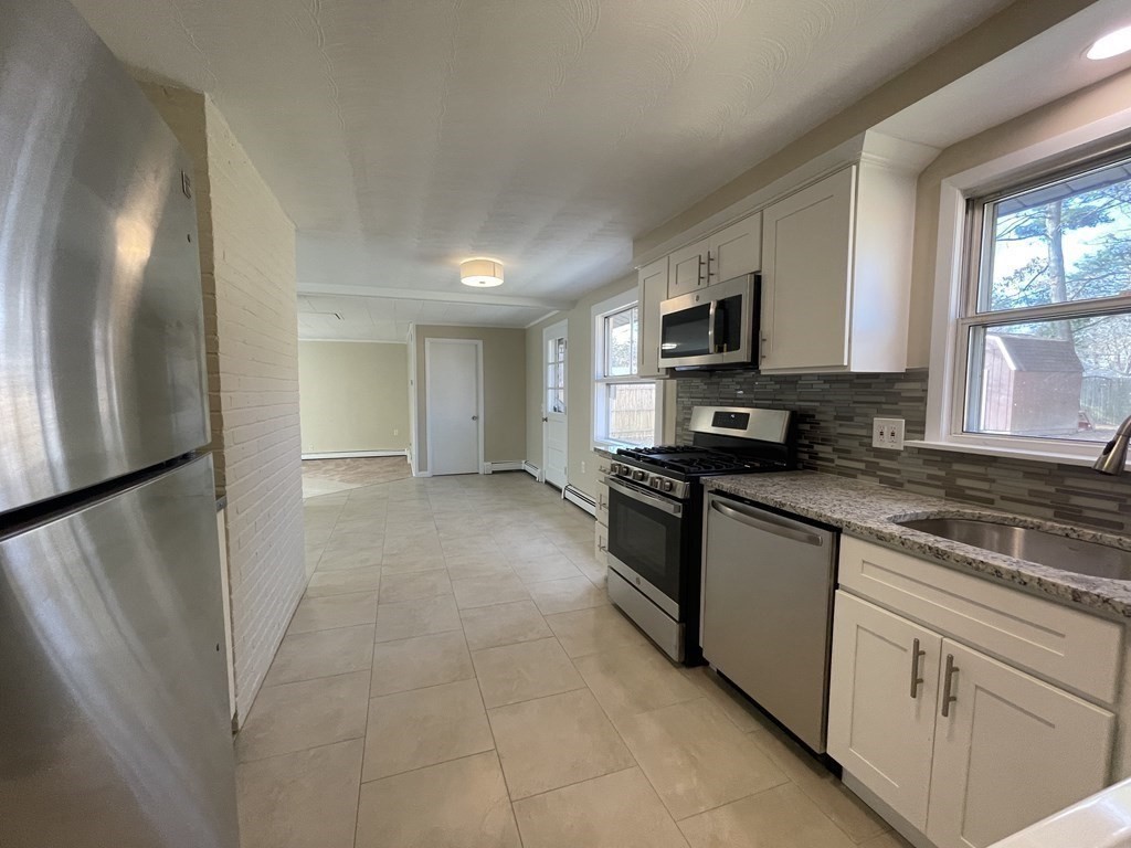 35 Fairbrook Road Framingham, MA 01701 - Photo 4 of 12 Gallery Image 4