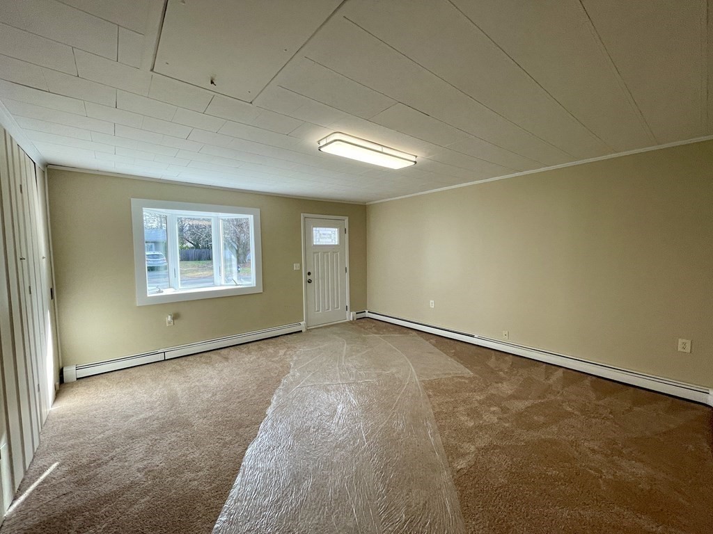 35 Fairbrook Road Framingham, MA 01701 - Photo 6 of 12 Gallery Image 6