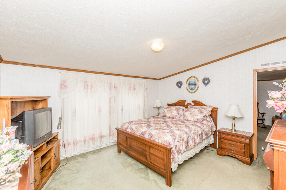 1266 Townsend Valley Road Paris, KY 40361 - Photo 24 of 38 1F9A1998