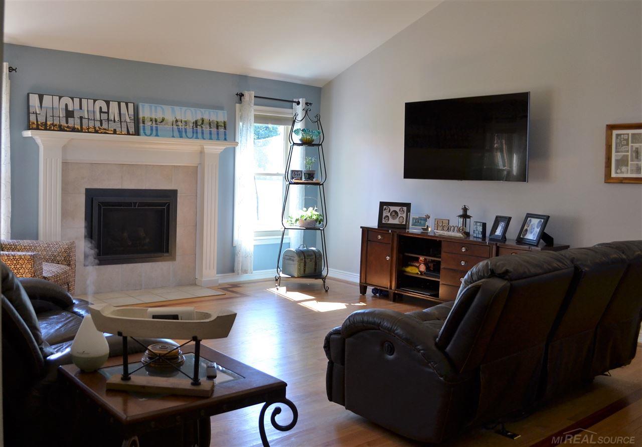 49211 Monte Road New Baltimore, MI 48047 - Photo 7 of 38 31360786-6.JPG