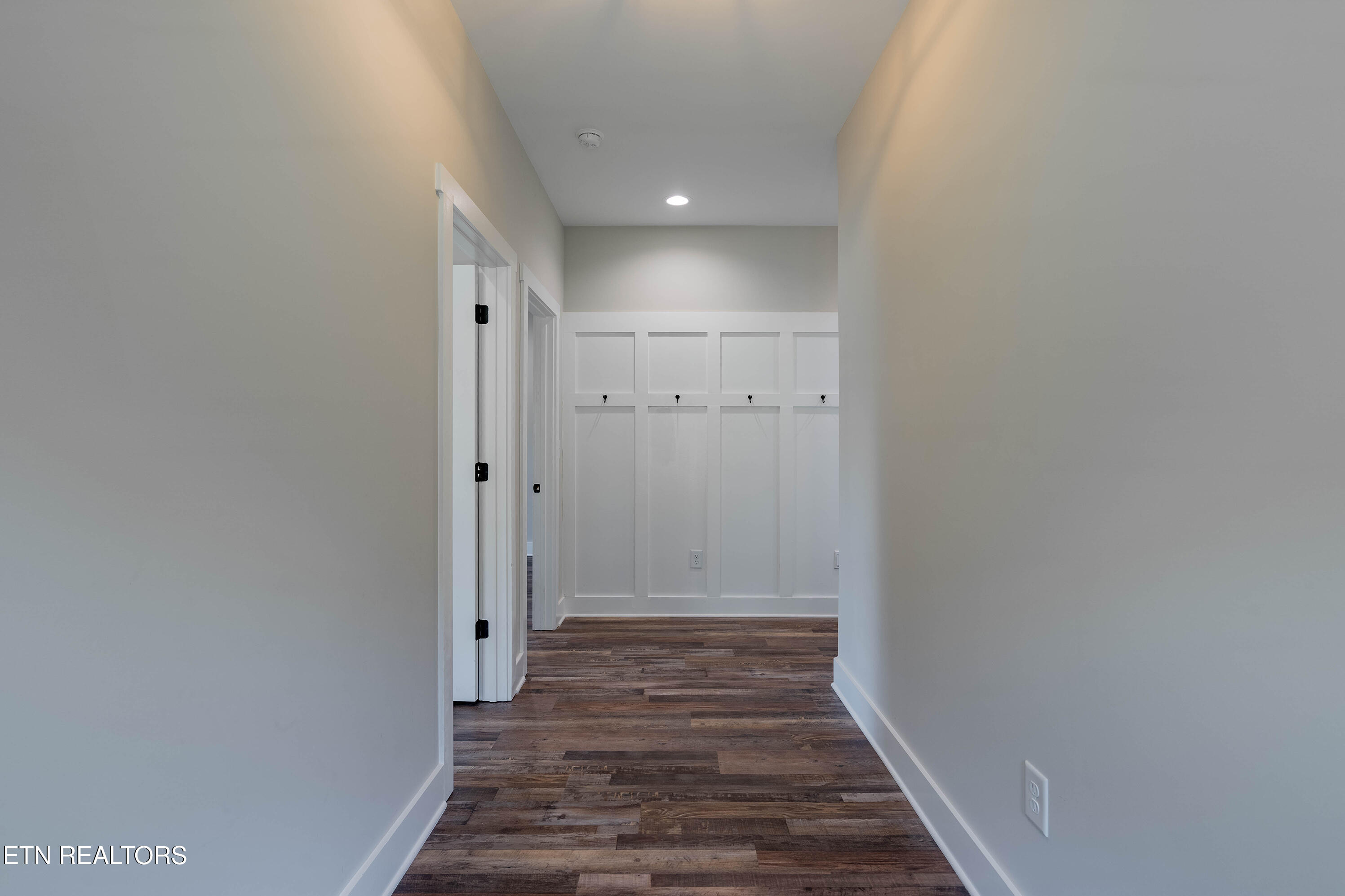 1352 Dutch Valley Road Clinton, TN 37716 - Photo 25 of 50 A7309082-HDR