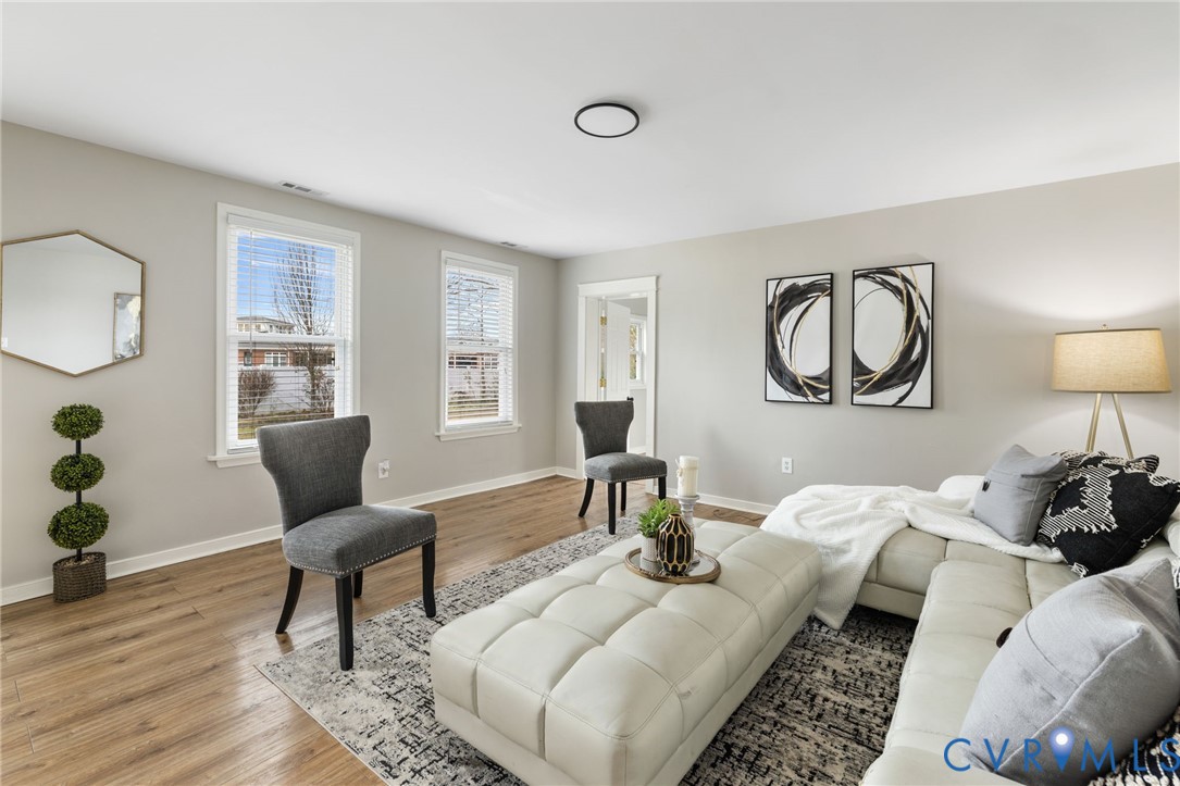 1340 New Market Road Henrico, VA 23231 - Photo 4 of 26 Freshly painted throughout.