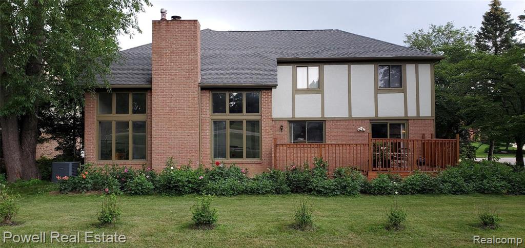 835 Stanford Circle Rochester Hills, MI 48309 - Photo 2 of 18