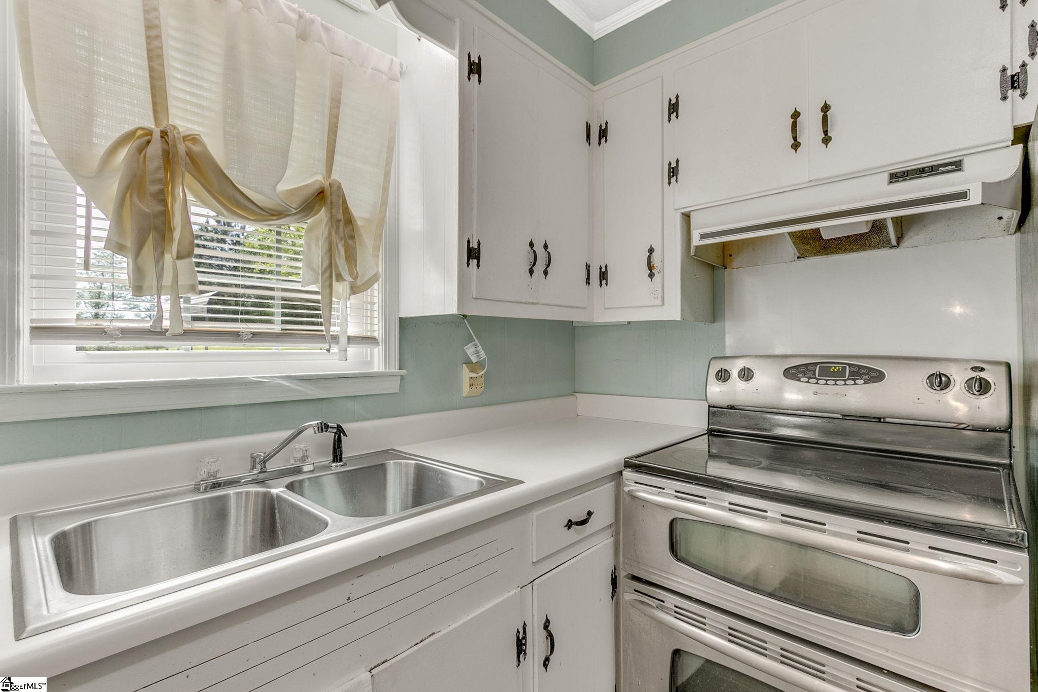 821 Gravley Road Pickens, SC 29671 - Photo 14 of 36