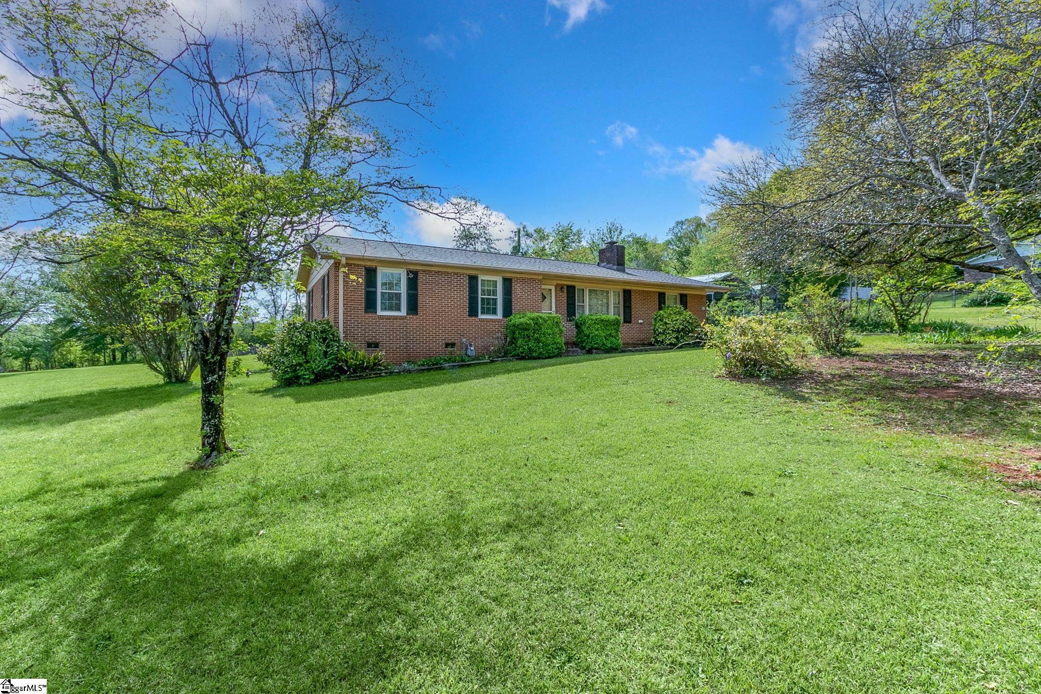821 Gravley Road Pickens, SC 29671 - Photo 4 of 36