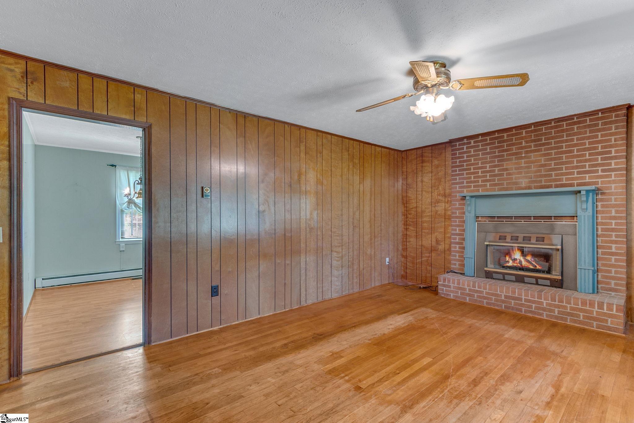821 Gravley Road Pickens, SC 29671 - Photo 5 of 36