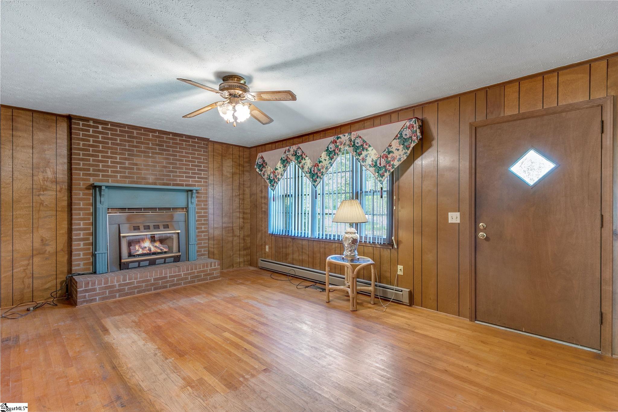 821 Gravley Road Pickens, SC 29671 - Photo 6 of 36
