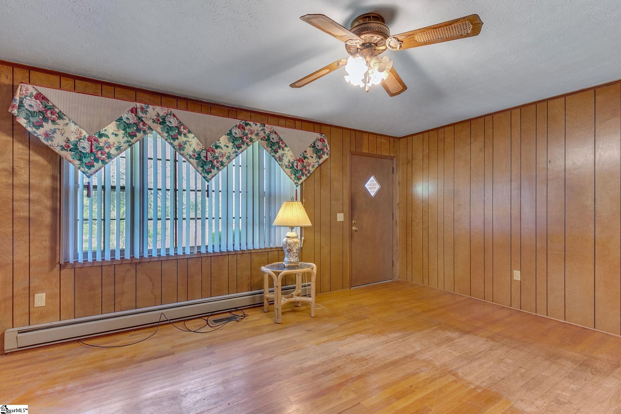 821 Gravley Road Pickens, SC 29671 - Photo 7 of 36