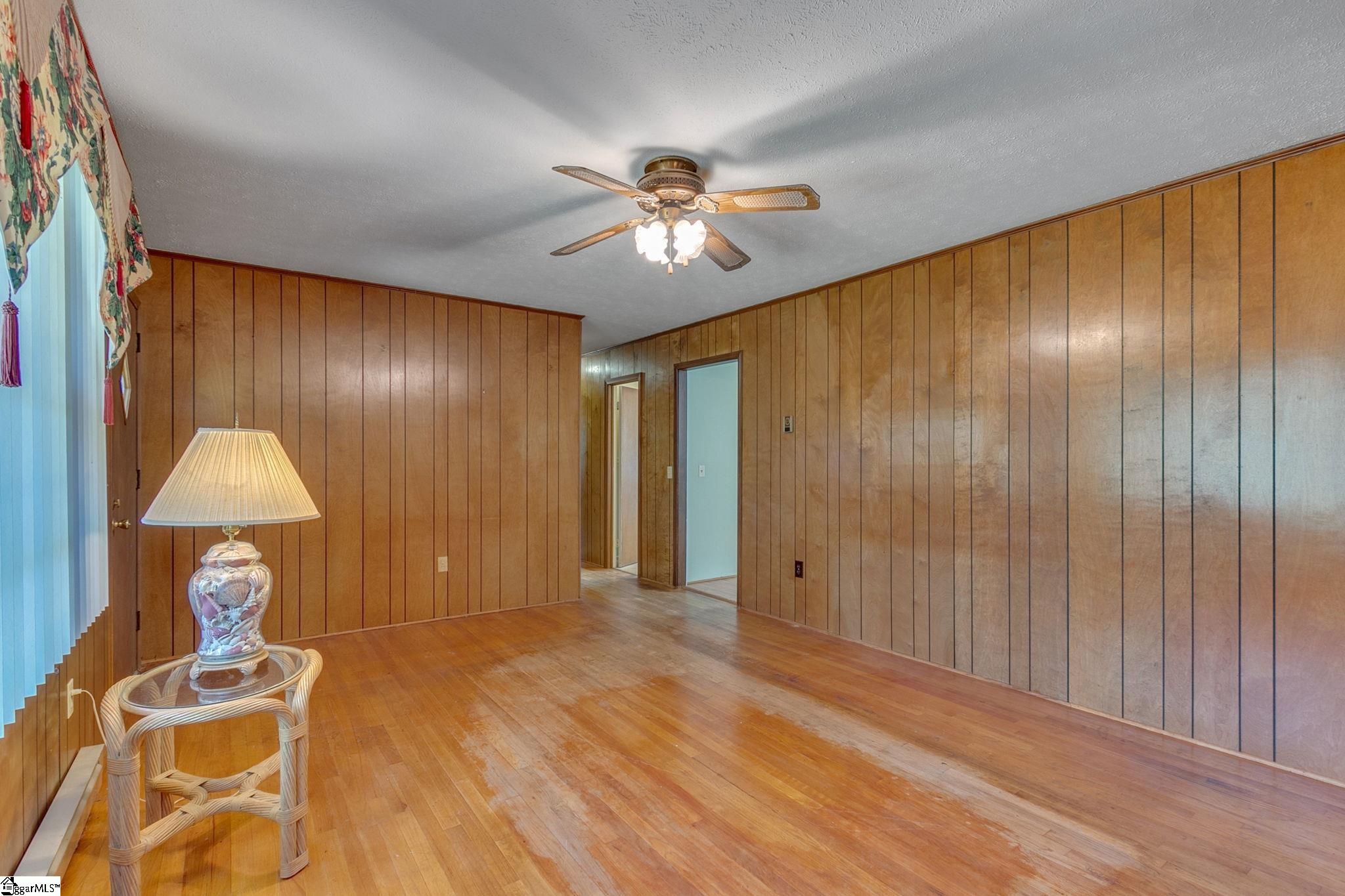 821 Gravley Road Pickens, SC 29671 - Photo 8 of 36