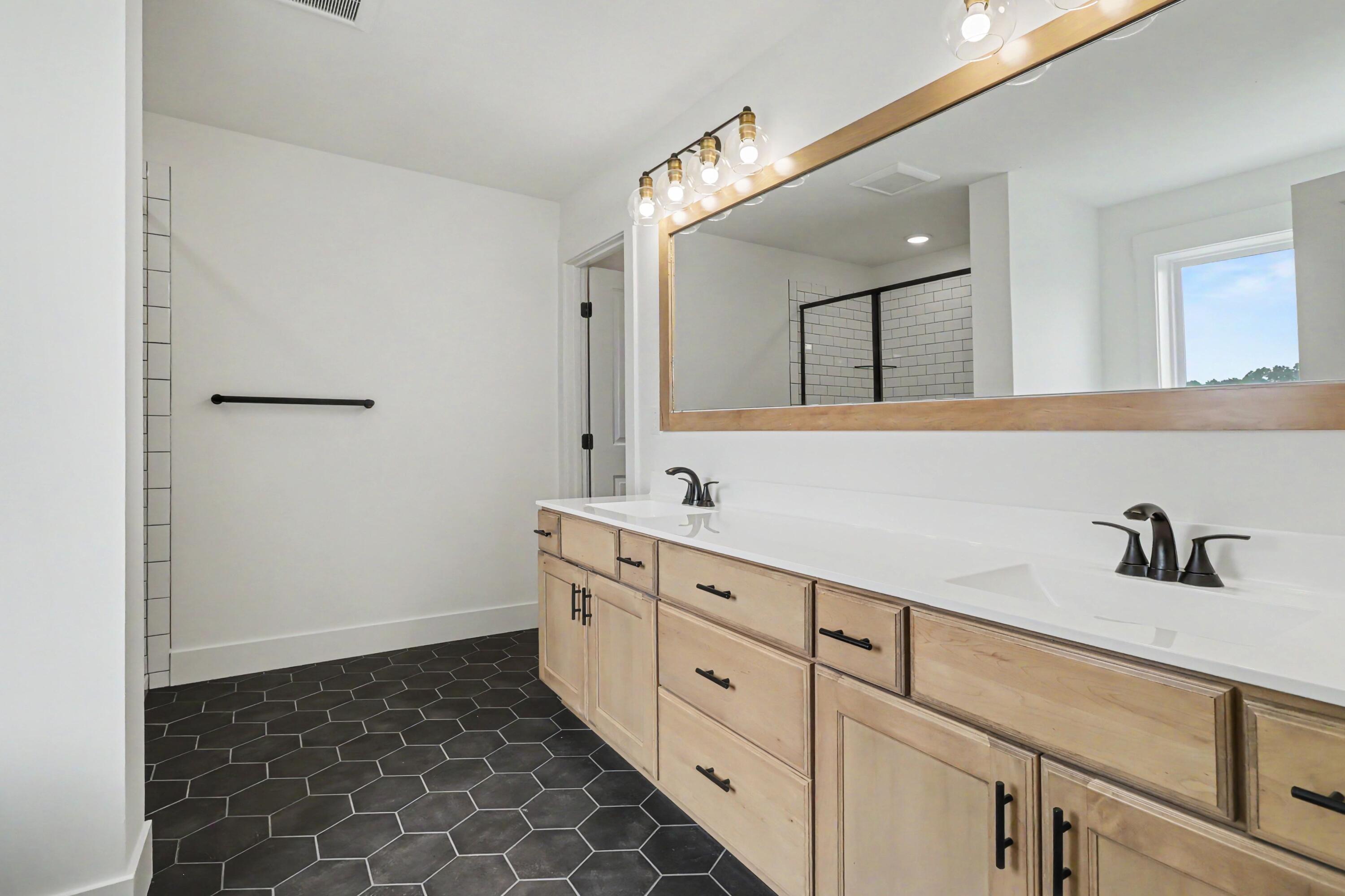 6237 Comiskey Road Stevensville, MI 49127 - Photo 18 of 38 17 APP083-E2700 9.0 Primary Bath