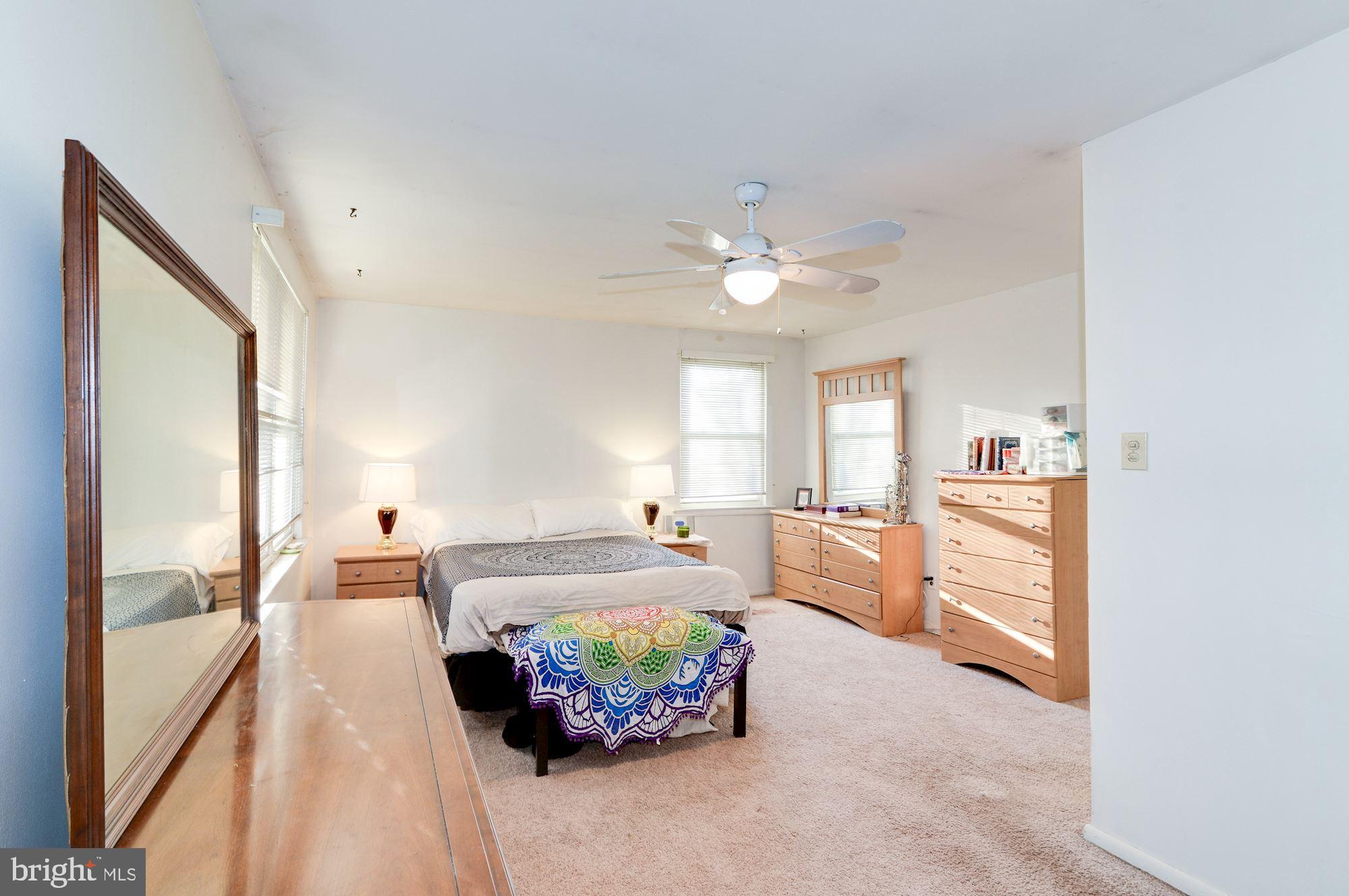1604 Coventry Place Clementon, NJ 08021 - Photo 31 of 45 a living room with furniture and a large window