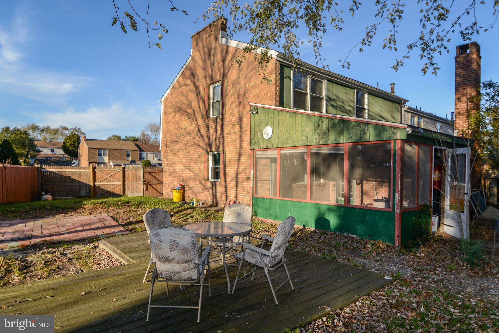 1604 Coventry Place Clementon, NJ 08021 - Photo 42 of 45 a backyard of a house with table and chairs