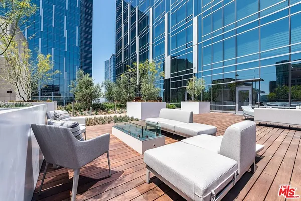 $6,020 | 1000 West 8th Street, Unit 4510, Los Angeles, CA 90017