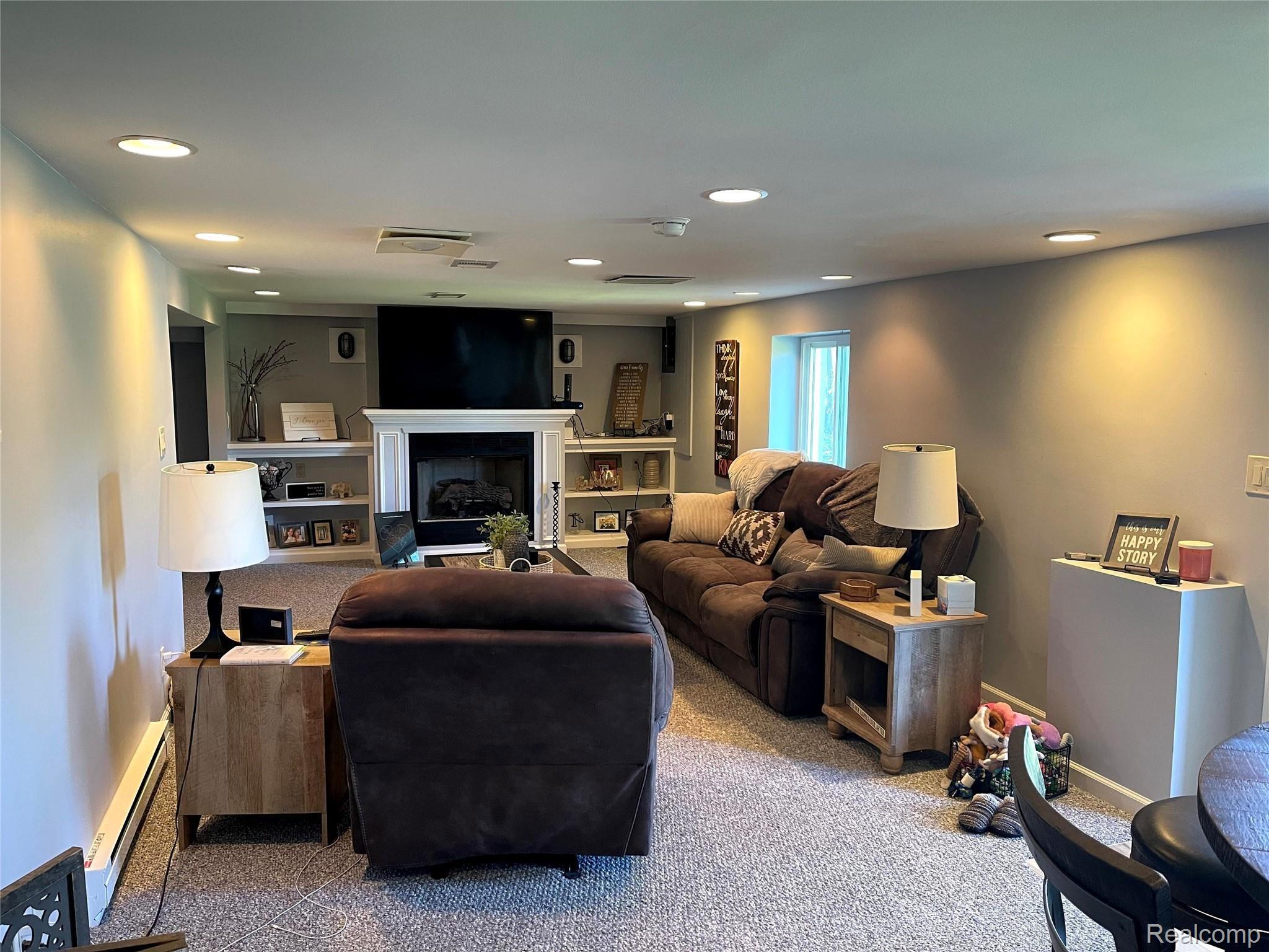 3323 Riverside Drive Port Huron, MI 48060 - Photo 21 of 37 IMG_2910.jpg