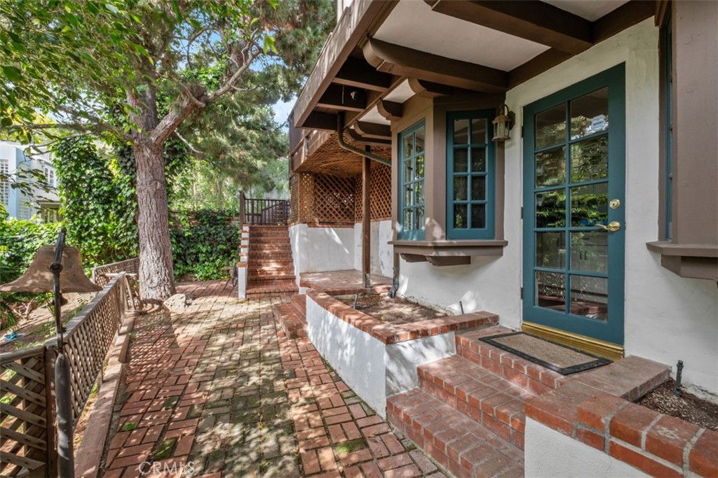 421 High Drive Laguna Beach, CA 92651 - Photo 36 of 42 a front view of a house with garden