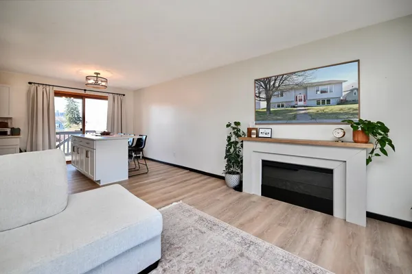 $274,990 | 907 East 4th Street, Winona, MN 55987