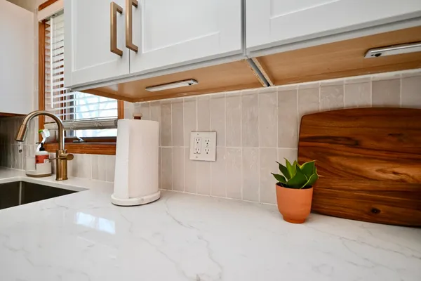 $274,990 | 907 East 4th Street, Winona, MN 55987