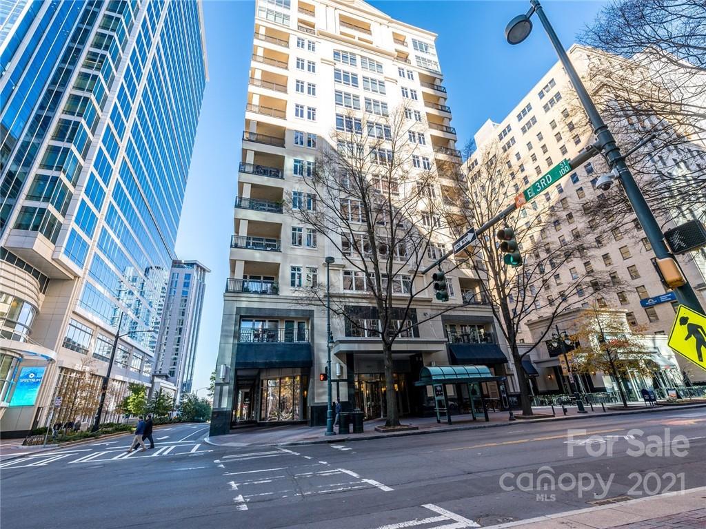 230 South Tryon Street, Unit 904 Charlotte, NC 28202 - Photo 1 of 17