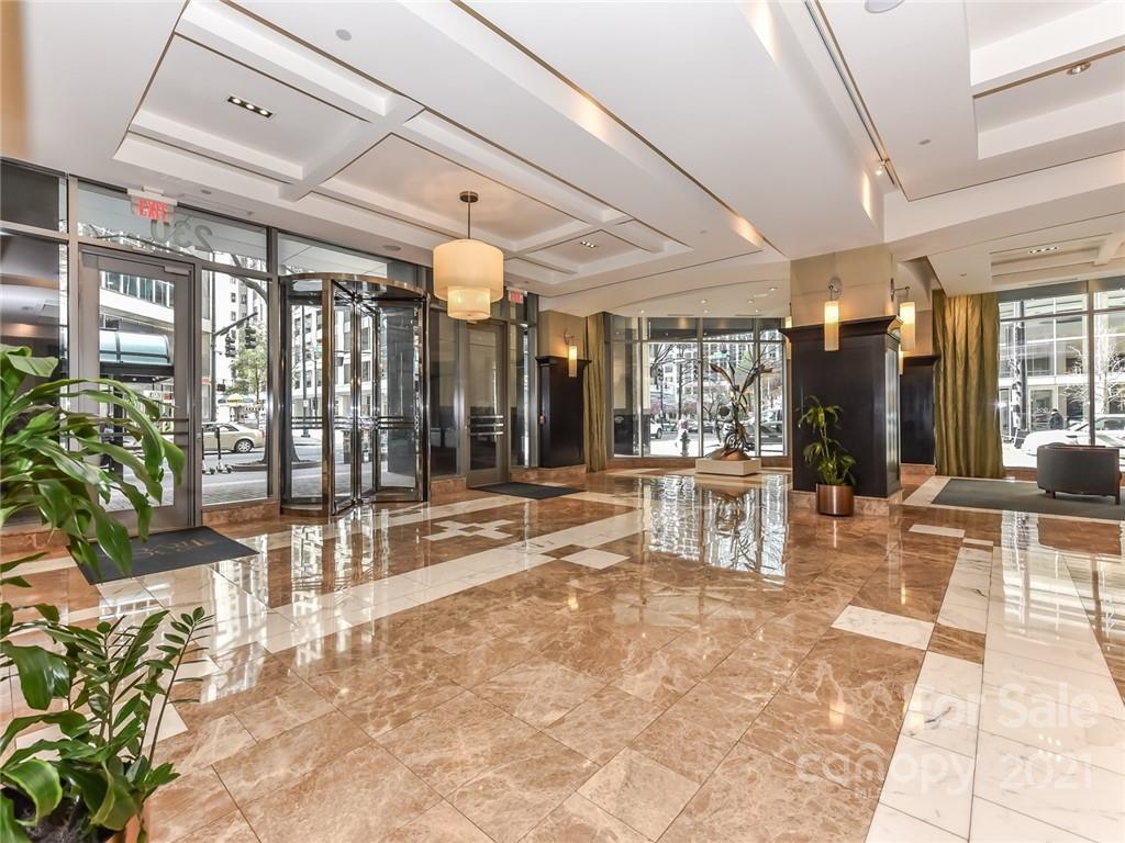 230 South Tryon Street, Unit 904 Charlotte, NC 28202 - Photo 2 of 17