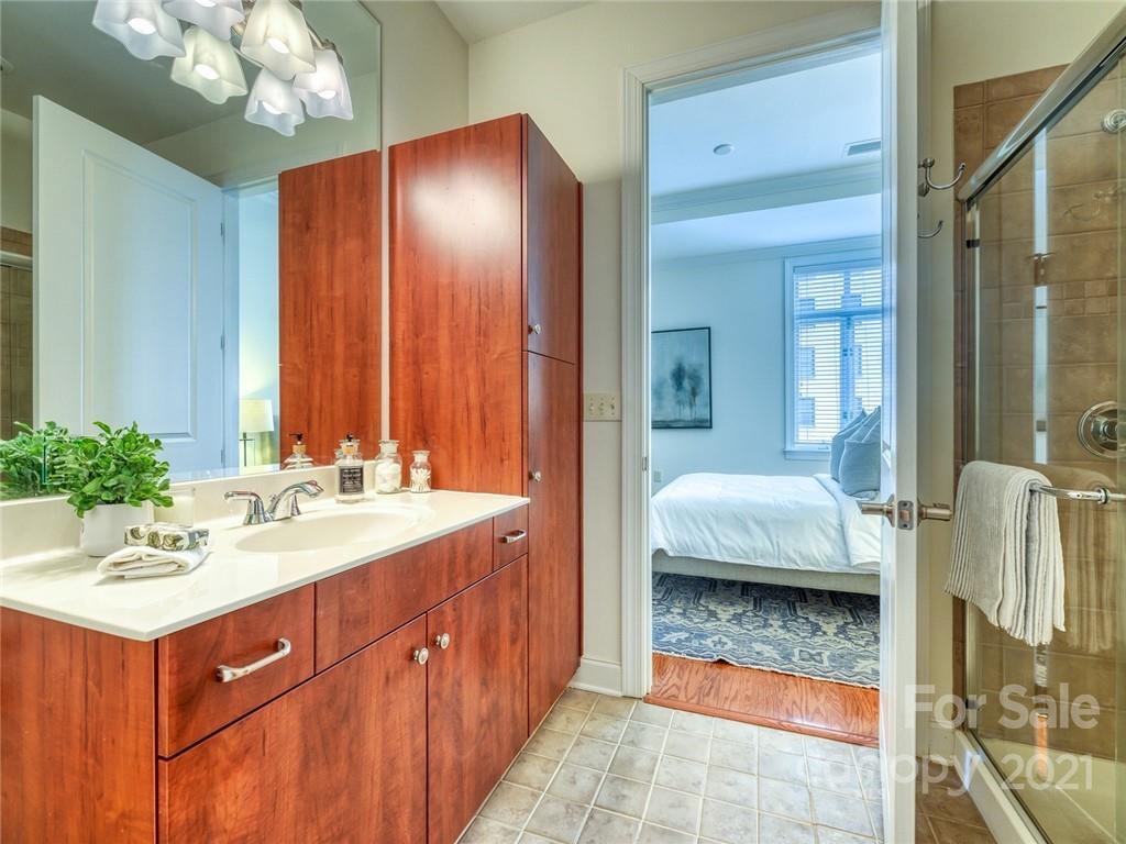 230 South Tryon Street, Unit 904 Charlotte, NC 28202 - Photo 11 of 17