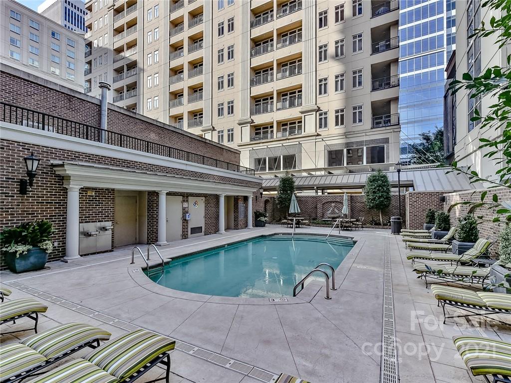 230 South Tryon Street, Unit 904 Charlotte, NC 28202 - Photo 15 of 17