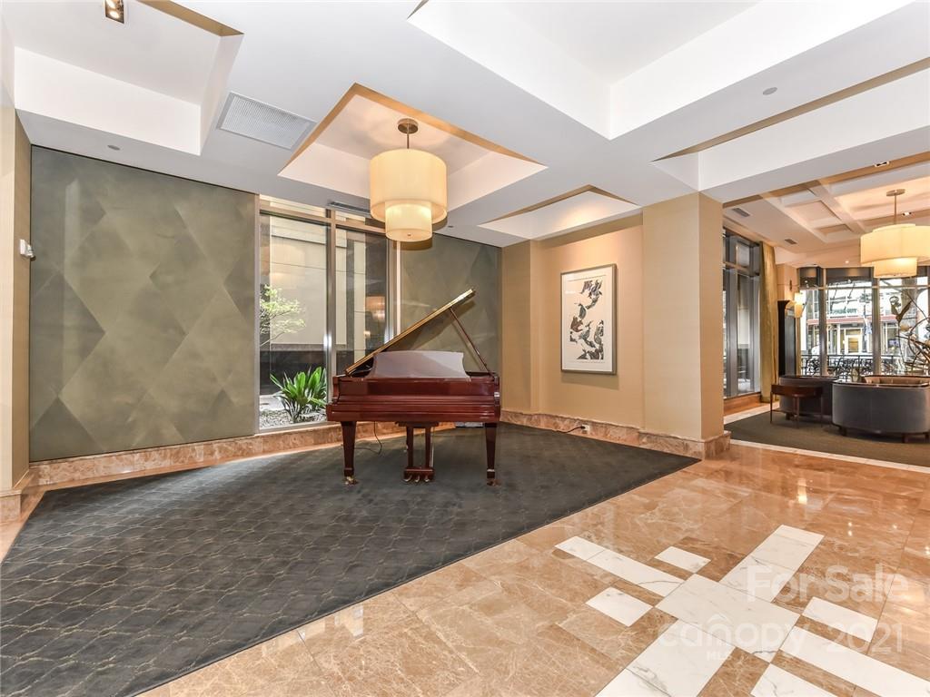 230 South Tryon Street, Unit 904 Charlotte, NC 28202 - Photo 3 of 17