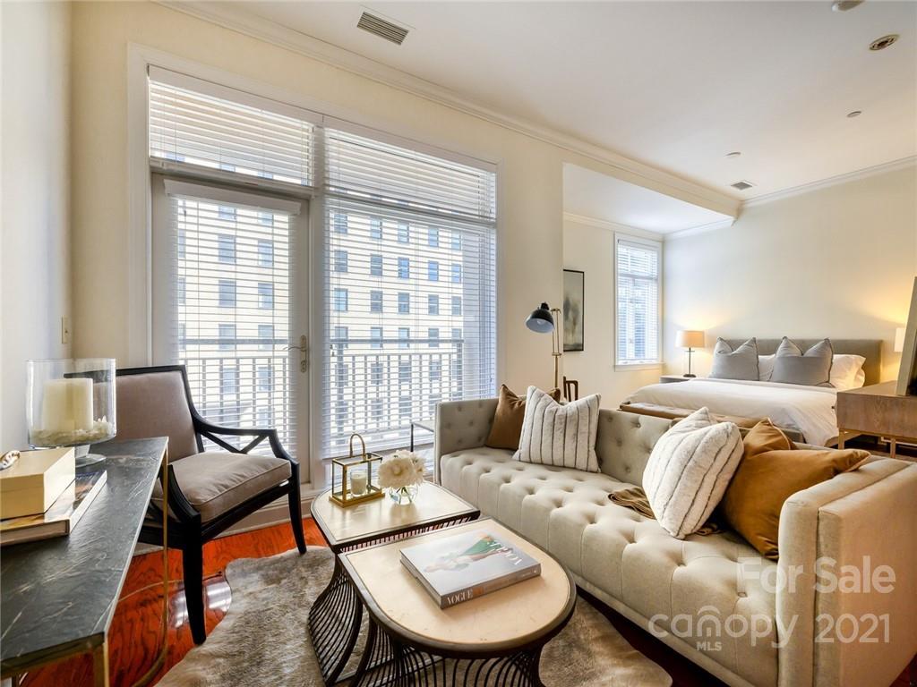 230 South Tryon Street, Unit 904 Charlotte, NC 28202 - Photo 5 of 17