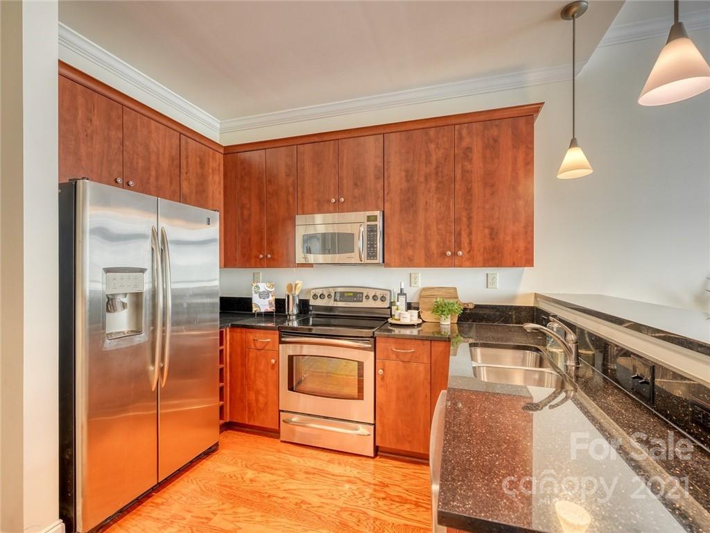 230 South Tryon Street, Unit 904 Charlotte, NC 28202 - Photo 8 of 17