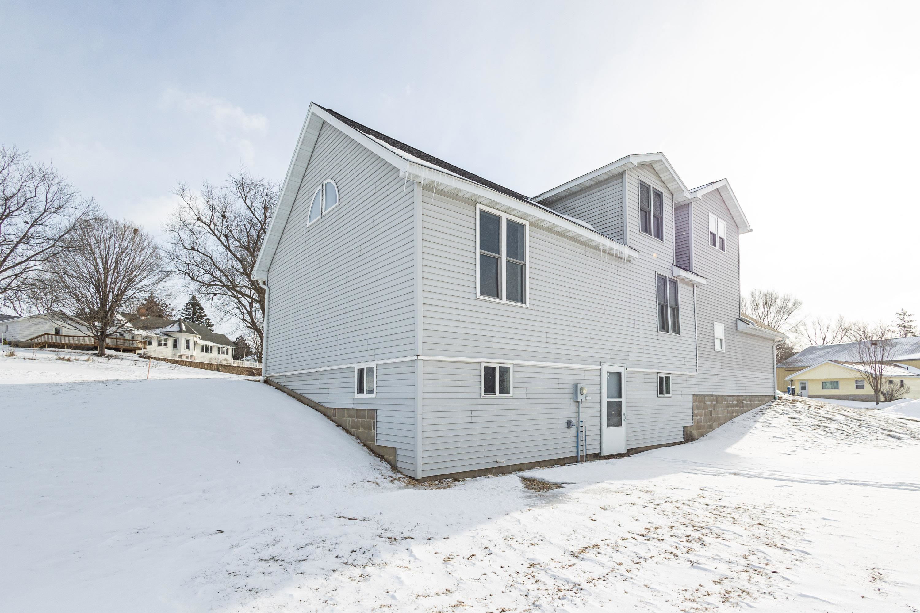 225 3rd Benton, WI 53803 - Photo 19 of 21