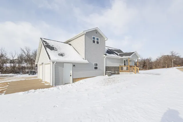 $229,900 | 225 3rd, Benton, WI 53803