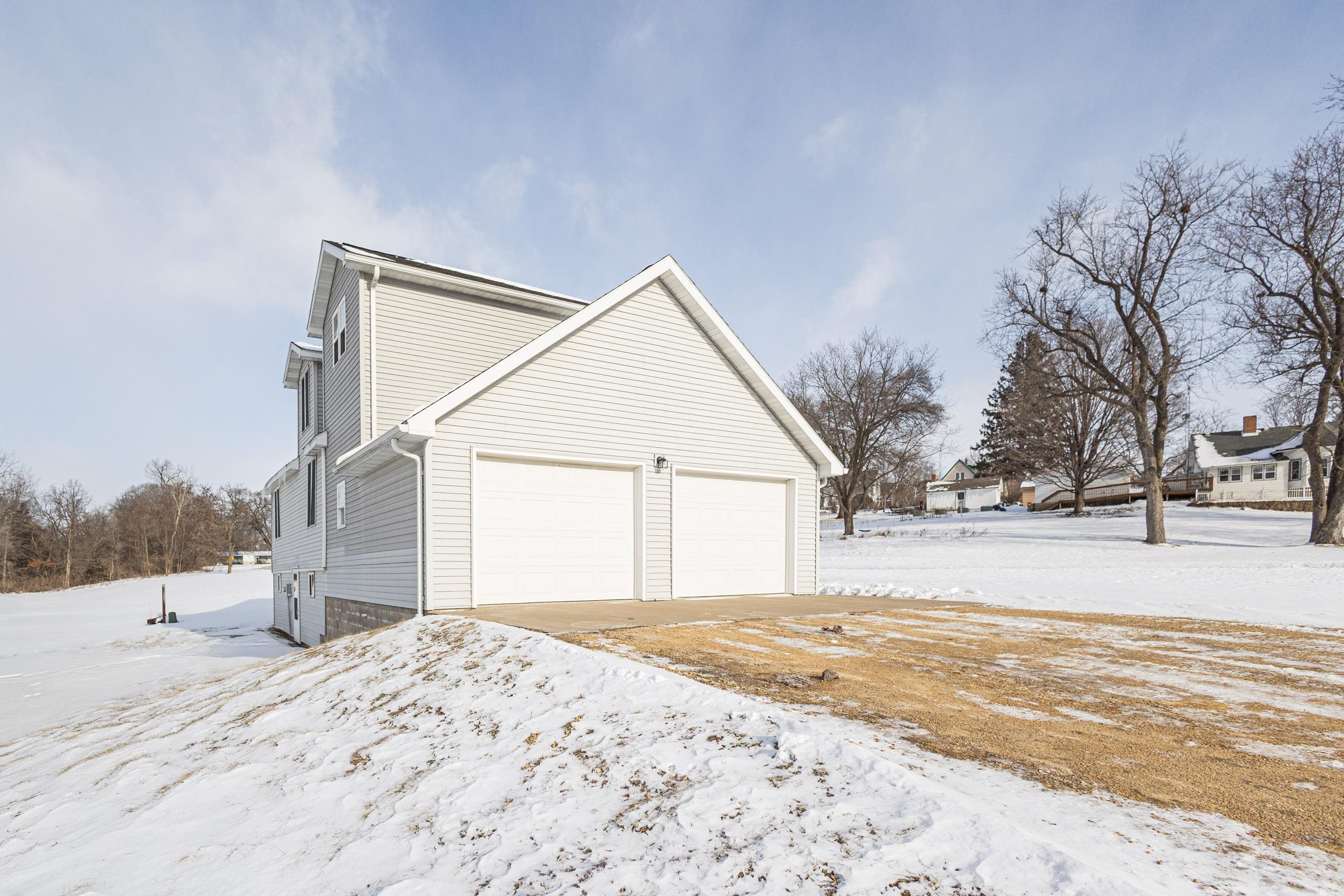 225 3rd Benton, WI 53803 - Photo 3 of 21