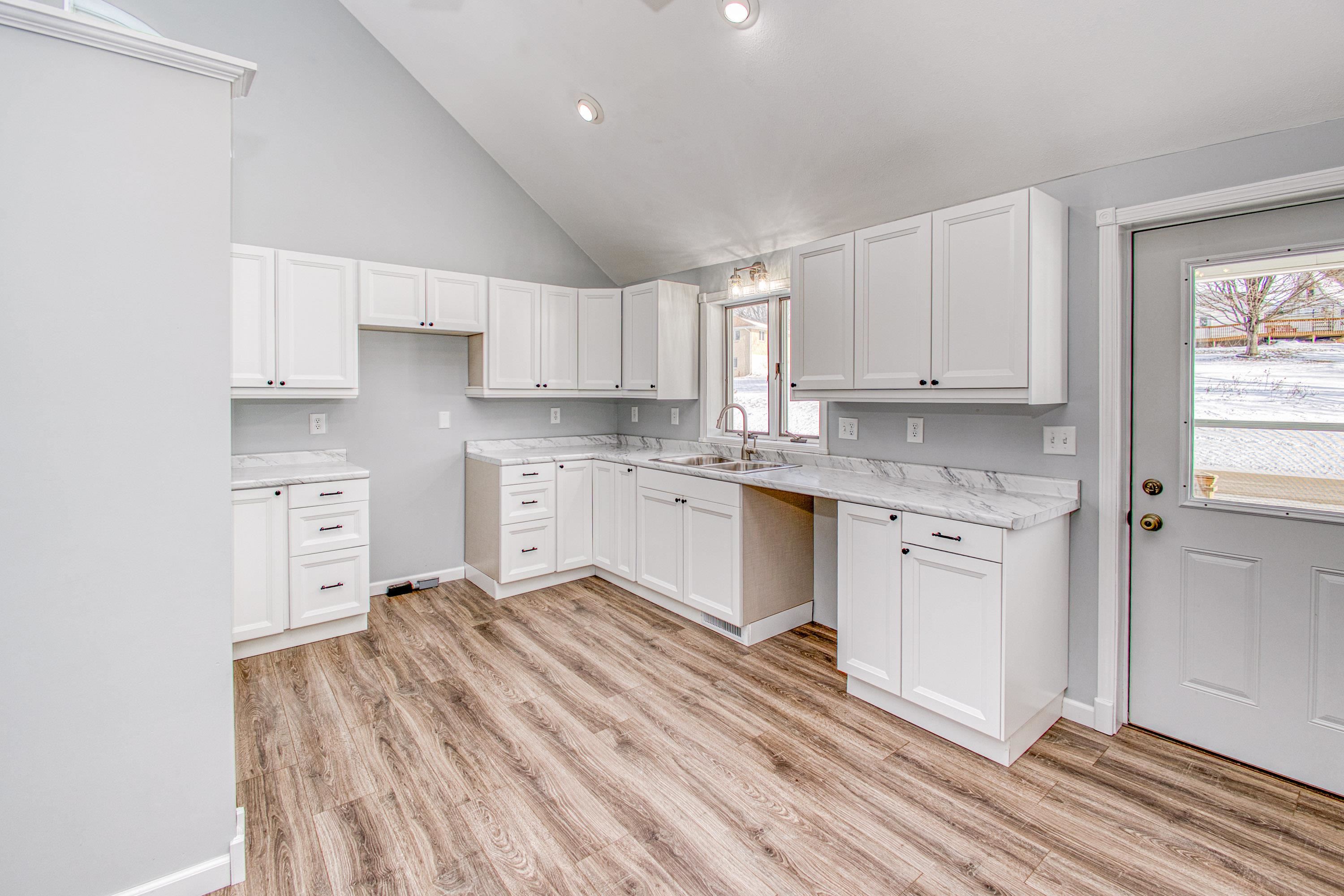 225 3rd Benton, WI 53803 - Photo 5 of 21