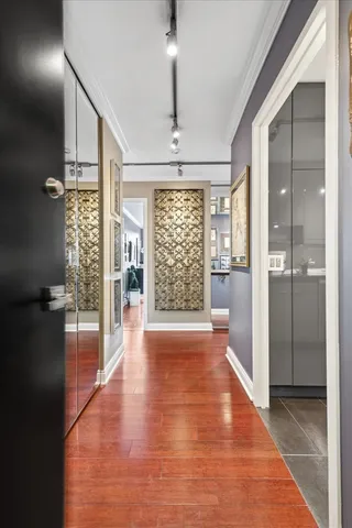 $499,000 | 1555 North Sandburg Terrace, Unit 305K, Chicago, IL 60610