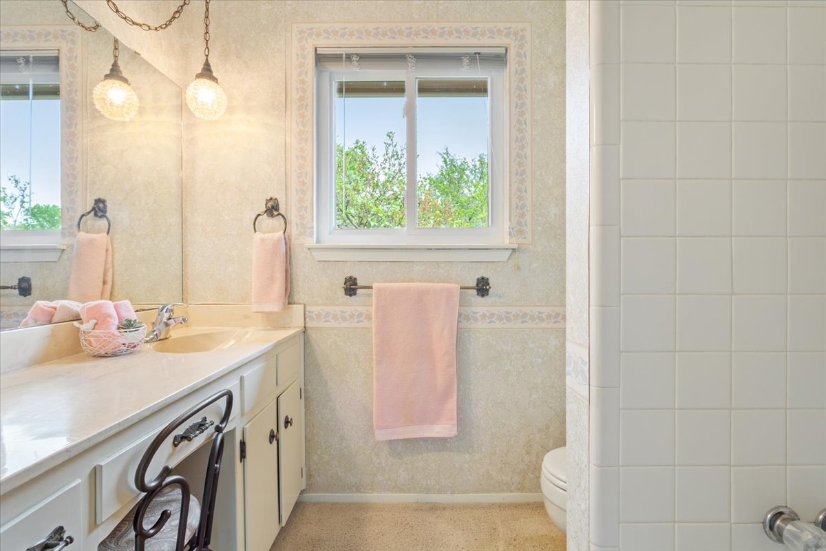 4015 Ramada Trail Georgetown, TX 78628 - Photo 21 of 35 Bathroom with vanity and toilet