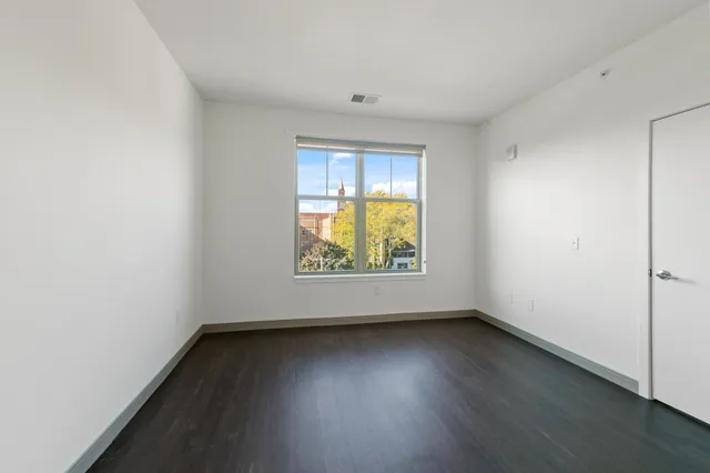 $1,824 | 2420 East Capitol Drive, Unit 410, Shorewood, WI 53211